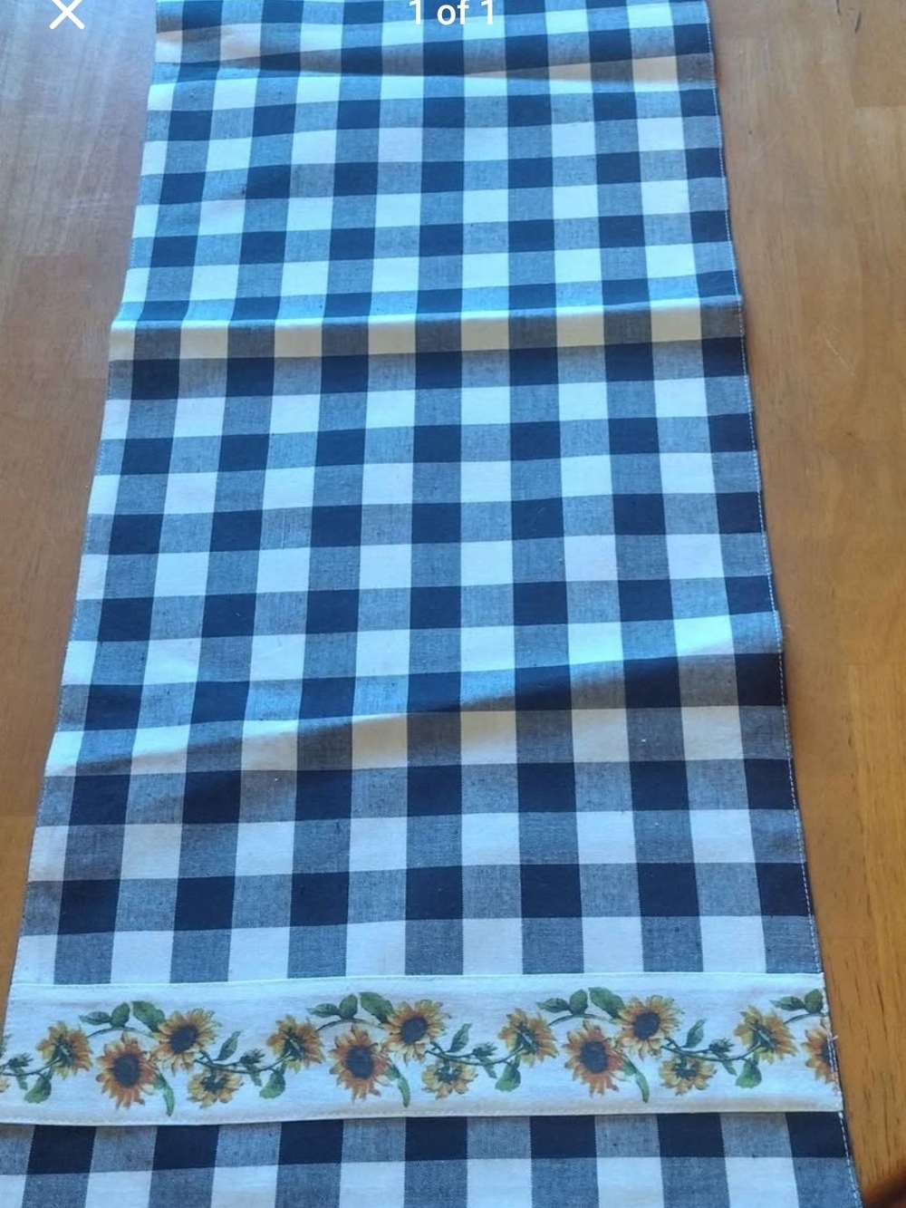 Black and White Buffalo Check Table Runner with Sunflower Border